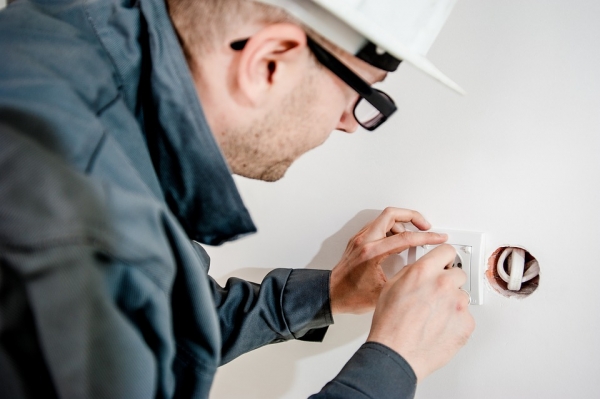 Are You an Electrician? We Want To Hear From You!