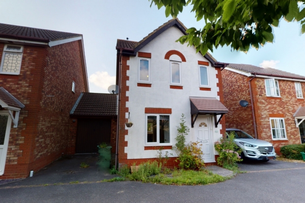 3 bed detached house for sale in Smithy Drive, Park Farm, Ashford.