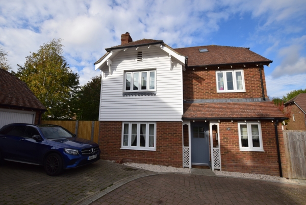 Fantastic home in Green Fields Lane!