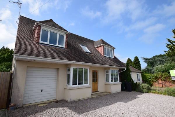 Lovely 4 Bedroom property in Sandyhurst Lane, Ashford.
