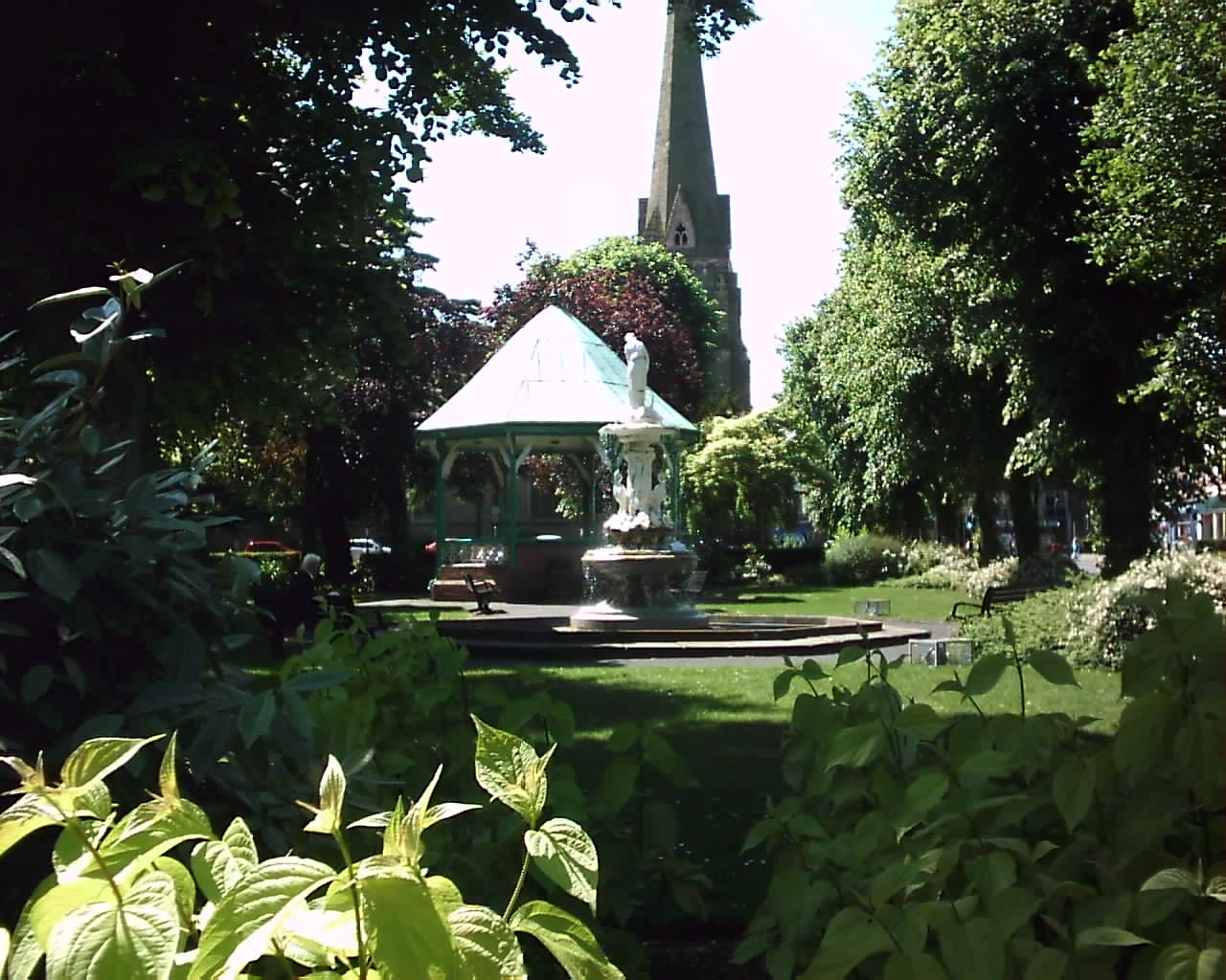 >Redditch Band Stand