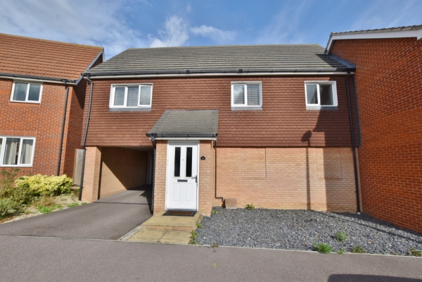 2 bed coach house to rent in Gamelan Crescent, Hoo, Rochester, ME3