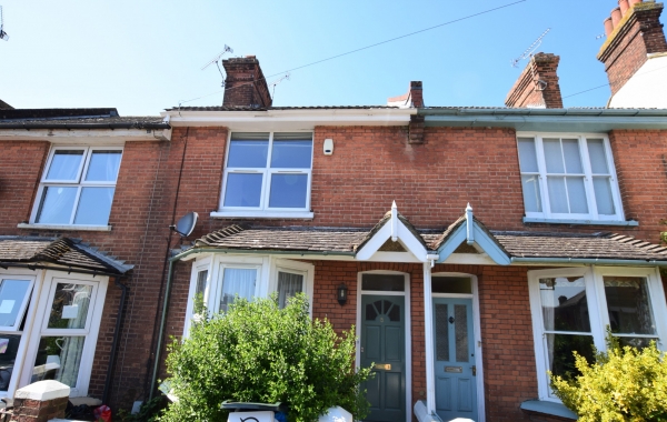 Lovely two bedroom property for rent in Eastern Avenue, Ashford.