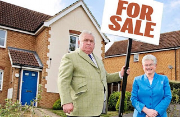 Britian's largest landlord couple sell up in Kent, Medway owners take note!