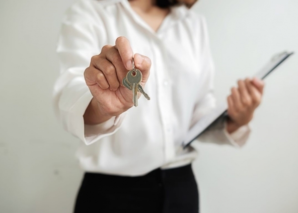 Why You Should Always Use an Agent to Sell Your Home