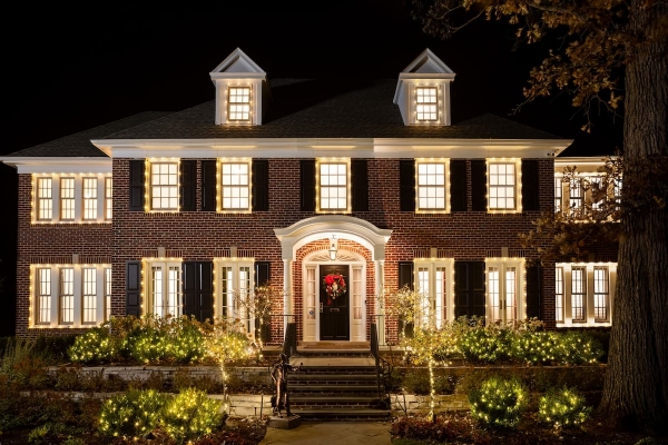 Christmas Movie Magic: Homes that Steal the Spotlight!