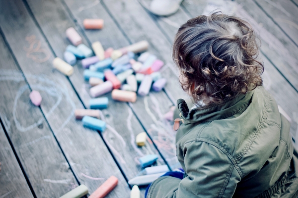 Eight Awesome Ways to Get Children Away from Their Screens in SIDCUP